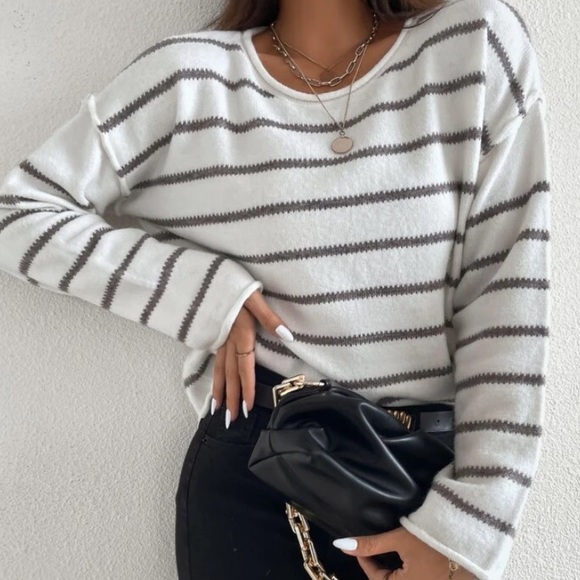 Gorgeous striped sweater - Picture 1 of 3